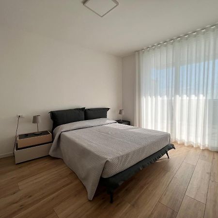 Podium Apartment ลิโดดิเยโซโล ภายนอก รูปภาพ