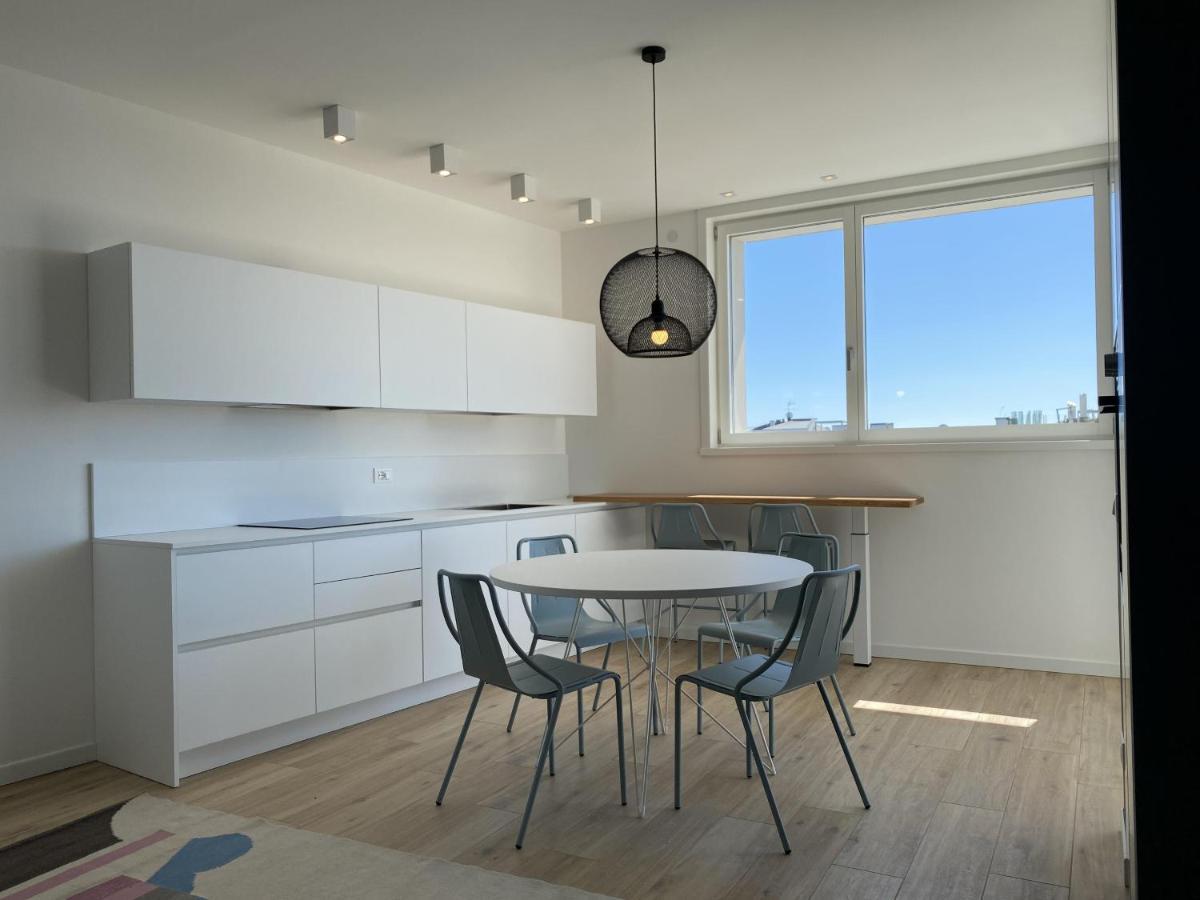 Podium Apartment ลิโดดิเยโซโล ภายนอก รูปภาพ