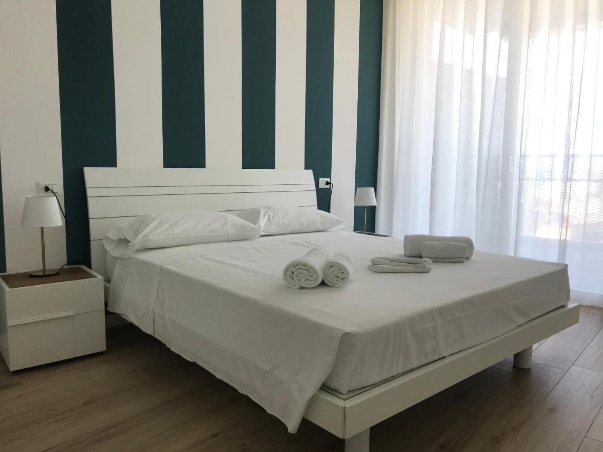 Podium Apartment ลิโดดิเยโซโล ภายนอก รูปภาพ