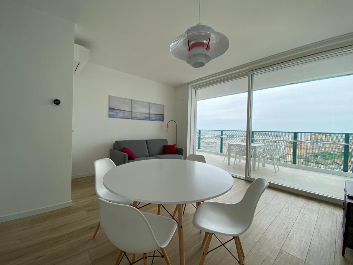 Podium Apartment ลิโดดิเยโซโล ภายนอก รูปภาพ