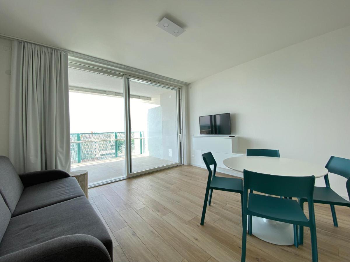Podium Apartment ลิโดดิเยโซโล ภายนอก รูปภาพ