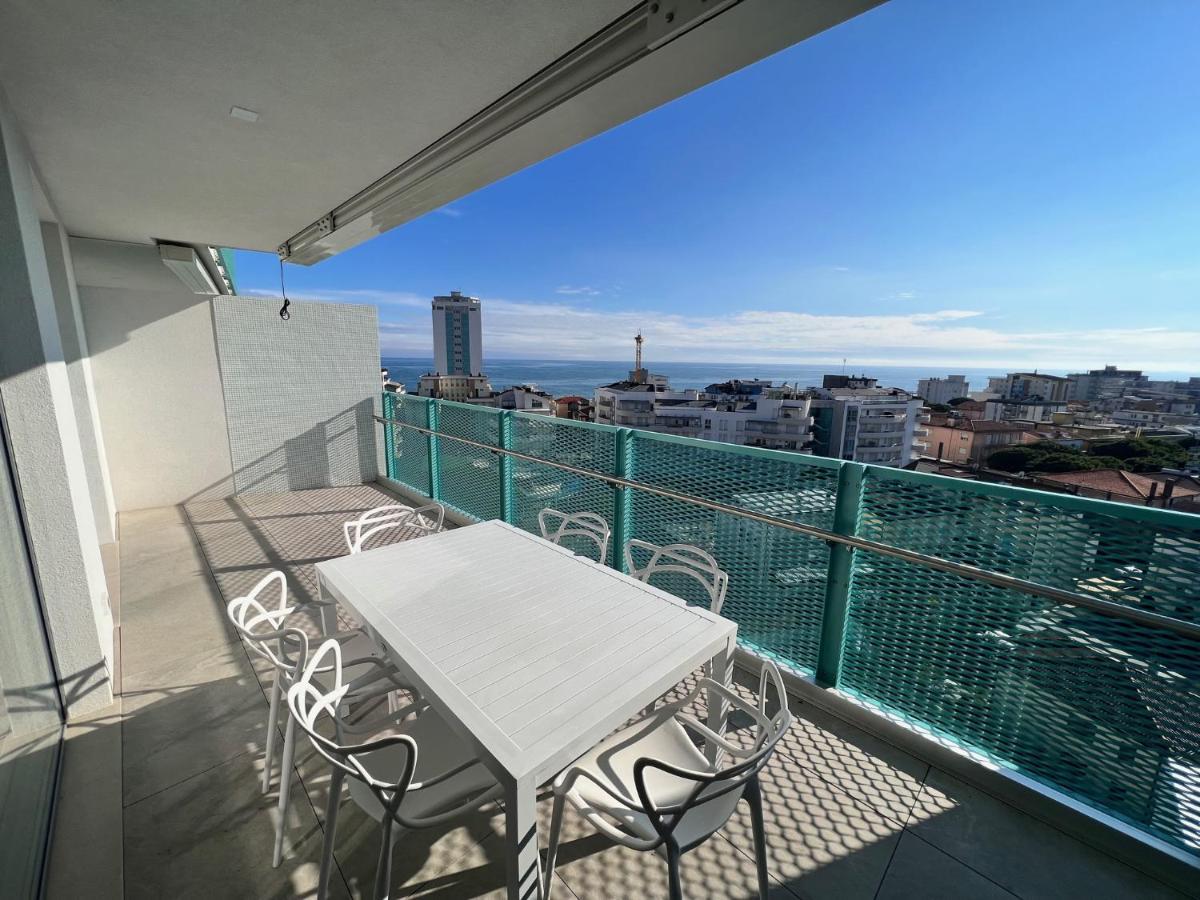 Podium Apartment ลิโดดิเยโซโล ภายนอก รูปภาพ