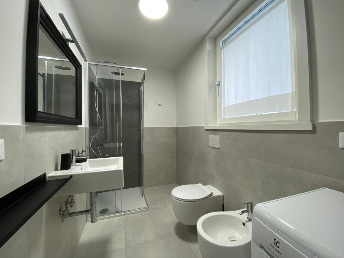 Podium Apartment ลิโดดิเยโซโล ภายนอก รูปภาพ